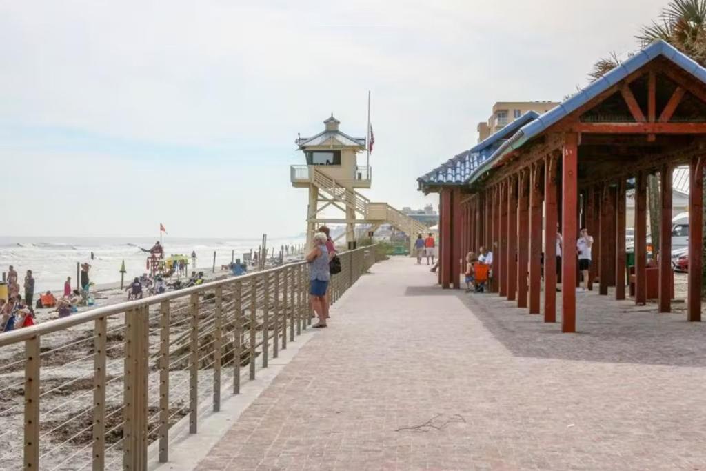 Villa Oceanfront Balcony, Pool, Bbq, Steps To Flagler Ave New Smyrna Beach Esterno foto